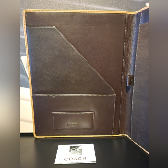 GUC COACH Signature Portfolio 70299 Retail $158 - Picture 6 of 6